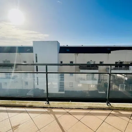 Charming Nest With Balcony