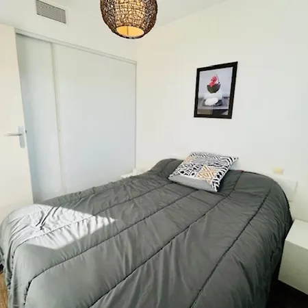 Appartement Charming Nest With Balcony