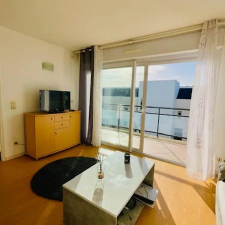 公寓 Charming Nest With Balcony 拉罗歇尔