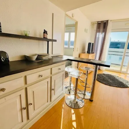 Charming Nest With Balcony 公寓 拉罗歇尔