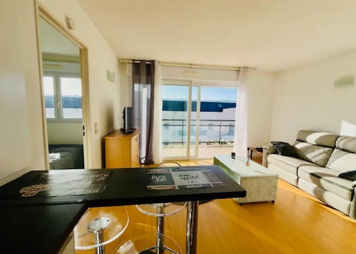 公寓 Charming Nest With Balcony 拉罗歇尔