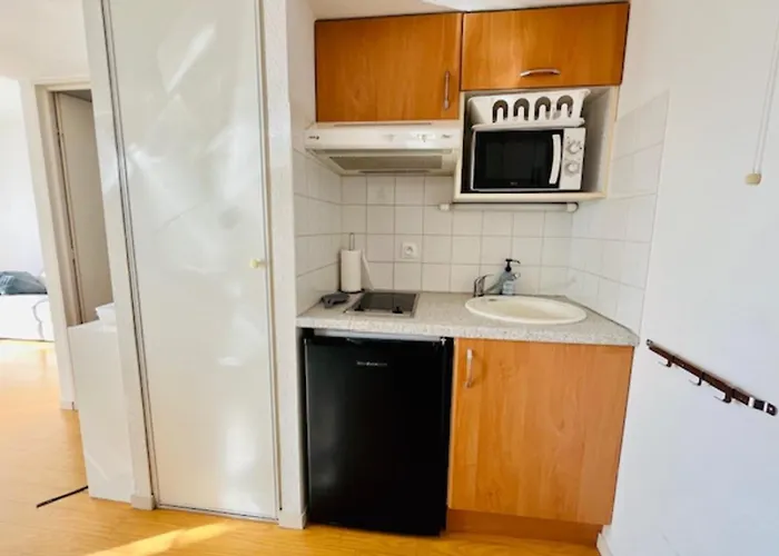 Charming Nest With Balcony *