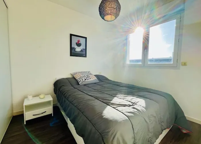 Charming Nest With Balcony 拉罗歇尔